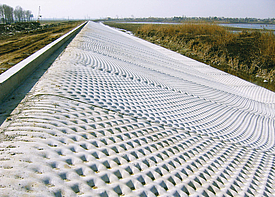 Incomat® Filterpunkt Betonmatte: Große Flächenanwendung Große Fläche mit befüllten Incomat® Filterpunkt Betonmatte