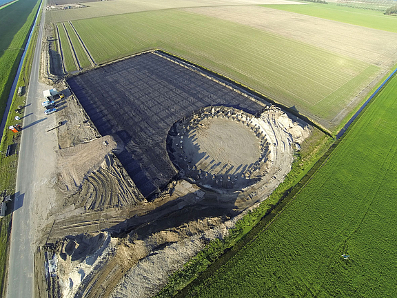 Zuidwester Holland Wind Farm Crane working plattform reinforced with geogrids